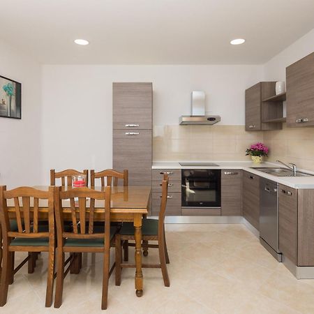 Sandy Beach Apartment Omiš Eksteriør bilde